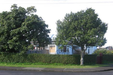 Photo of property in 16 Shortland Street, Regent, Whangarei, 0112
