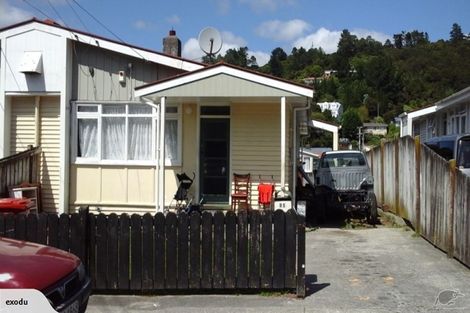 Photo of property in 35 Hanson Grove, Stokes Valley, Lower Hutt, 5019