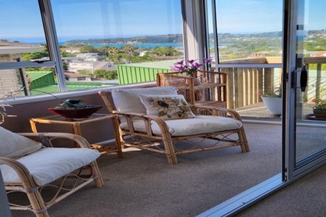 Photo of property in 4 Tower Hill, Stanmore Bay, Whangaparaoa, 0930