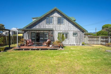 Photo of property in 19 Dixie Street, Te Horo Beach, Otaki, 5581