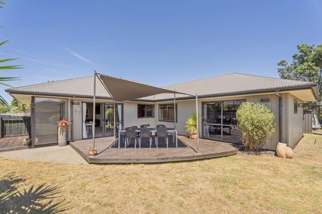 Photo of property in 9 Jacaranda Drive, Whitianga, 3510