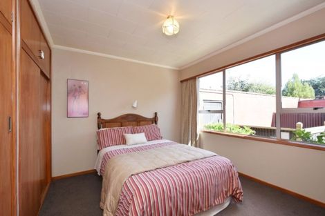 Photo of property in 70 Seaward Road, Edendale, 9825