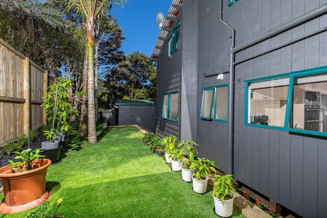 Photo of property in 112 Mountain Road, Henderson Valley, Auckland, 0612