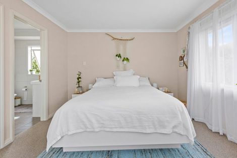 Photo of property in 10 Karoola Place, Havelock North, 4130