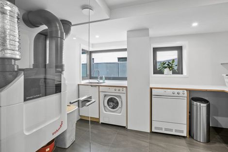 Photo of property in 15 Fillis Street, New Plymouth, 4310