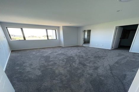 Photo of property in 4 Pineview Drive, Rosehill, Papakura, 2113