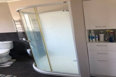 Photo of property in 18 Renwick Street, Papakura, 2110