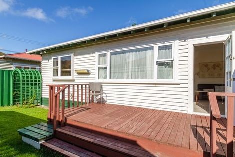Photo of property in 27 Guthrie Street, Waterloo, Lower Hutt, 5011