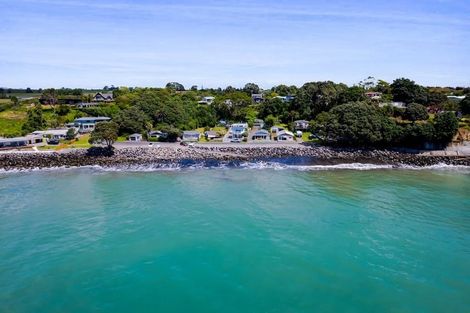 Photo of property in 37 Onaero Beach Road, Onaero, Urenui, 4383