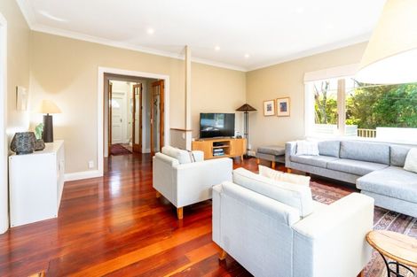 Photo of property in 113 Creswick Terrace, Northland, Wellington, 6012