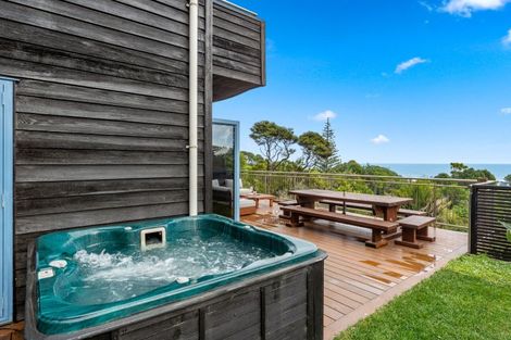 Photo of property in 84 Domain Crescent, Muriwai, Waimauku, 0881