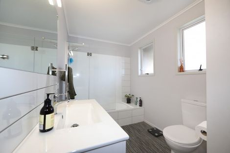 Photo of property in 266 Clifton Road, Te Awanga, 4102