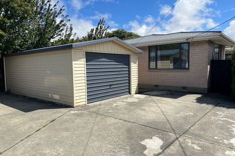 Photo of property in 135 Avonhead Road, Avonhead, Christchurch, 8042