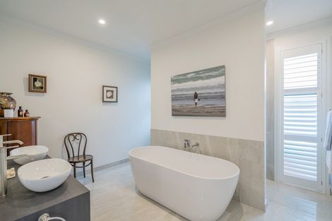 Photo of property in 35 Awatea Drive, Whitianga, 3510