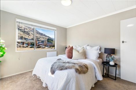 Photo of property in 72 Jims Way, Frankton, Queenstown, 9371