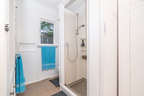 Photo of property in 17 Drake Street, Waikawa Beach, Manakau, 5573