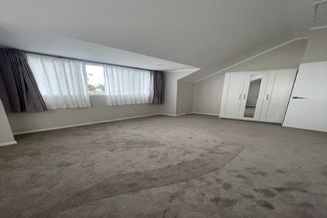 Photo of property in 3/485 Don Buck Road, Massey, Auckland, 0614
