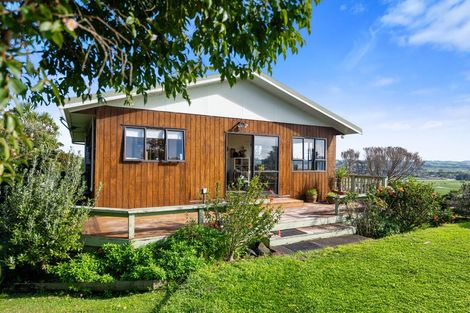 Photo of property in 70 Wishart Road, Helensville, 0800