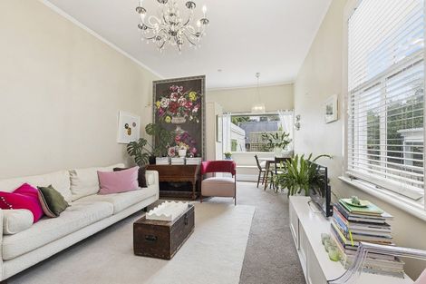 Photo of property in 10 Saint Mary Street, Thorndon, Wellington, 6011