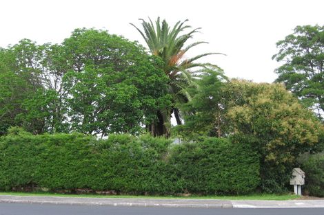 Photo of property in 1/284 Glenfield Road, Glenfield, Auckland, 0629
