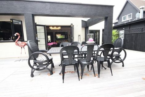 Photo of property in 15 Ake Ake Avenue, Hokowhitu, Palmerston North, 4410