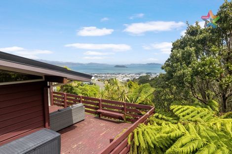 Photo of property in 117 Dowse Drive, Maungaraki, Lower Hutt, 5010