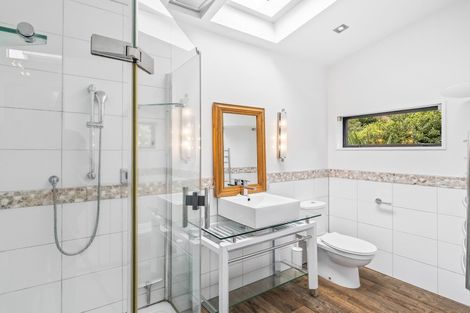 Photo of property in 7 Law Lane, Mount Pleasant, Christchurch, 8081