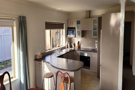 Photo of property in 15 Balmerino Grove, Waikanae, 5036