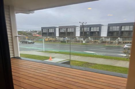 Photo of property in 233 Lake Road, Northcote, Auckland, 0627