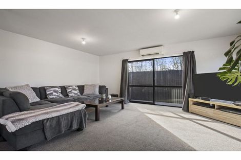 Photo of property in 2/69 Tyrone Street, Belfast, Christchurch, 8051