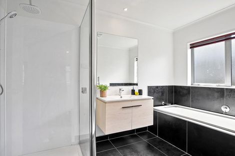 Photo of property in 64 Magellan Rise, Flagstaff, Hamilton, 3210