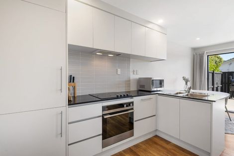 Photo of property in 2/36 Kaipatiki Road, Glenfield, Auckland, 0629