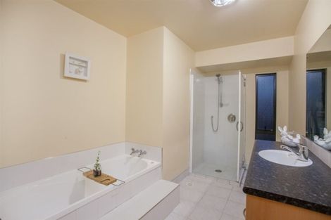 Photo of property in 90d Atkinson Road, Titirangi, Auckland, 0604