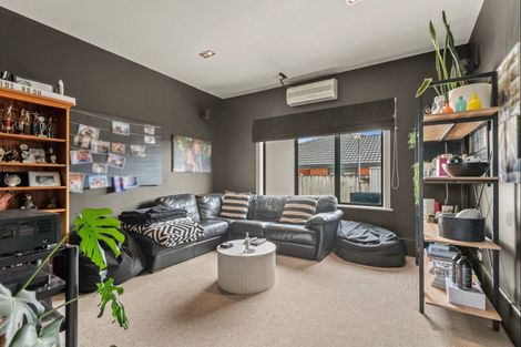 Photo of property in 6 Banksia Grove, Milson, Palmerston North, 4414