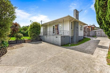 Photo of property in 143 Edmonton Road, Te Atatu South, Auckland, 0610