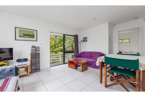 Photo of property in 2/24 Sunnyside Road, Sunnyvale, Auckland, 0612