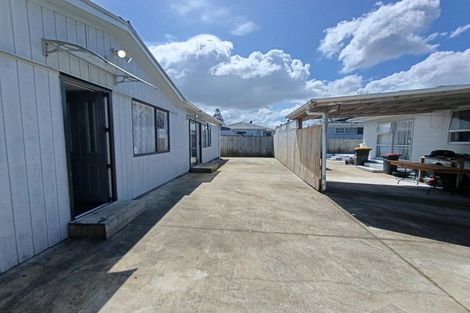 Photo of property in 21 Mon Desir Place, Manurewa, Auckland, 2102
