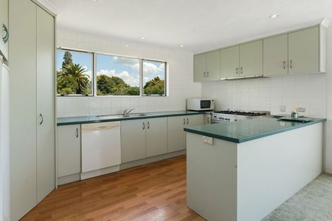 Photo of property in 17 Athenree Road, Athenree, Katikati, 3177