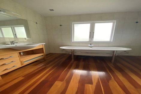 Photo of property in 26 West Lynn Road, Titirangi, Auckland, 0604