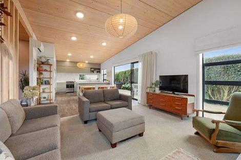 Photo of property in 318 Mangorei Road, Merrilands, New Plymouth, 4312