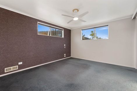 Photo of property in 16 Caulfield Place, Pukehangi, Rotorua, 3015