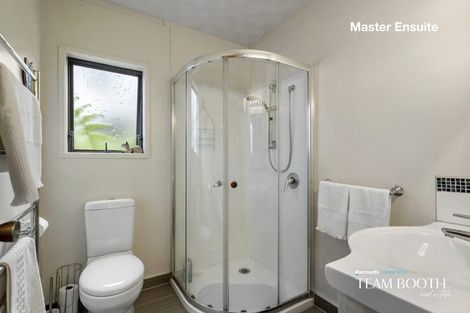 Photo of property in 1/139a Mokoia Road, Birkenhead, Auckland, 0626