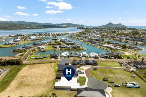 Photo of property in 16 Ian Hopper Way, Pauanui, 3579