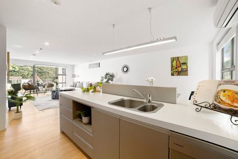 Photo of property in 18 Saddleback Grove, Karori, Wellington, 6012