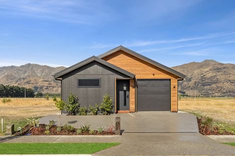 Photo of property in 37 Gillespie Street, Lake Hawea, 9382