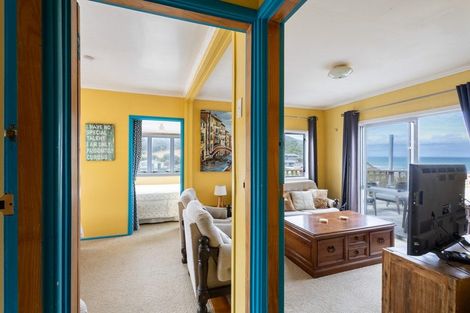 Photo of property in 63 Sea View Road, Baylys Beach, 0377