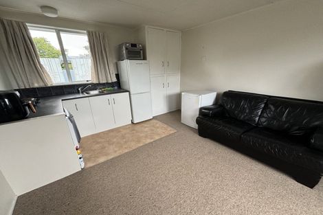 Photo of property in 32 Thomson Street, West End, Palmerston North, 4412