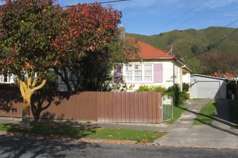 Photo of property in 36 Shearer Crescent, Naenae, Lower Hutt, 5011
