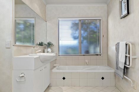 Photo of property in 16 Elderton Avenue, Pyes Pa, Tauranga, 3112