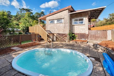 Photo of property in 905 Swanson Road, Swanson, Auckland, 0612